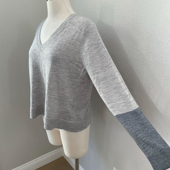 NEW Club Monaco Womens Large Zaydie Sweater Grey 100% Wool V Neck Long Sleeve - Picture 9 of 9